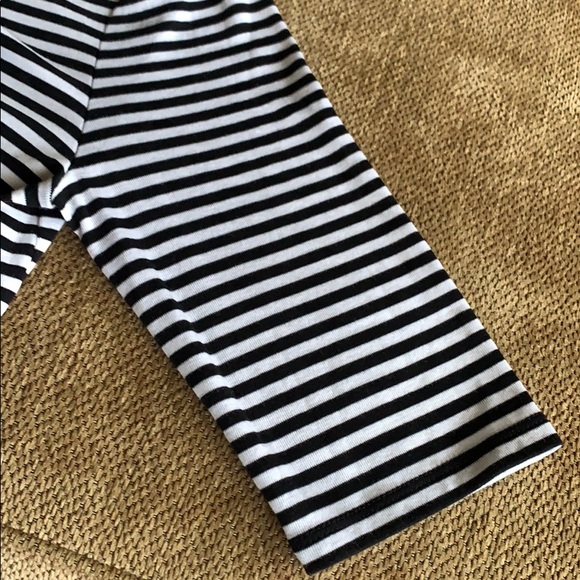 Old Navy top - Picture 5 of 5